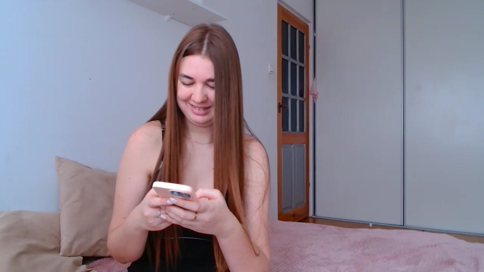 Gallery image thumbnail from IFlowersGirl's myfreecams stream on, 12/29/2022, 09:39 image 8 of 20