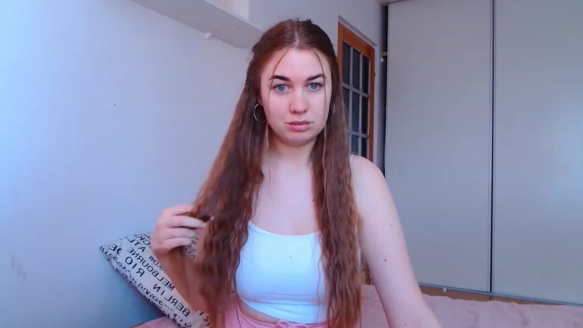 Gallery image thumbnail from IFlowersGirl's myfreecams stream on, 01/03/2023, 09:32 image 4 of 20