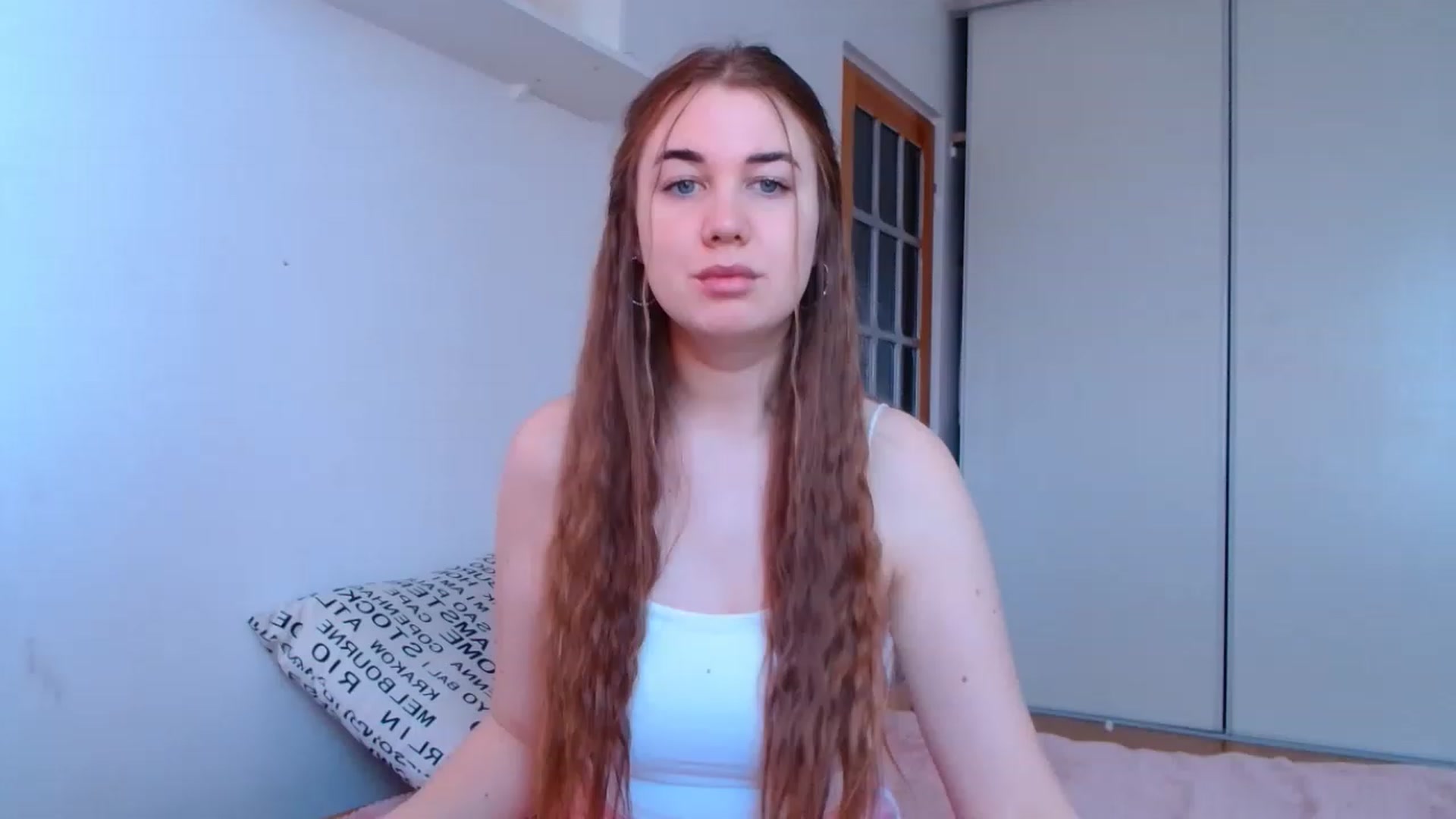 Gallery image thumbnail from IFlowersGirl's myfreecams stream on, 01/03/2023, 09:32 image 8 of 20