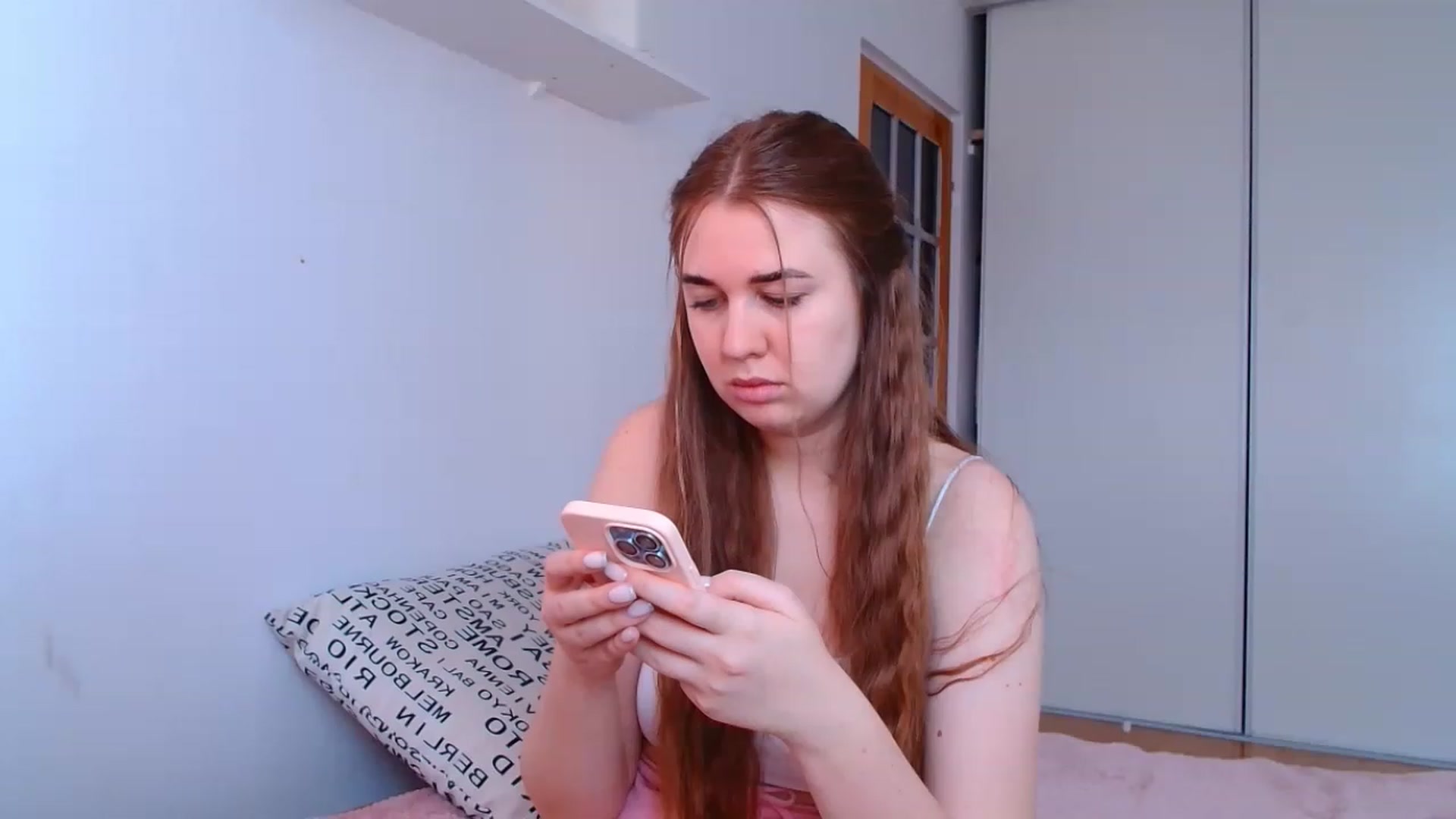 Gallery image thumbnail from IFlowersGirl's myfreecams stream on, 01/03/2023, 09:32 image 20 of 20