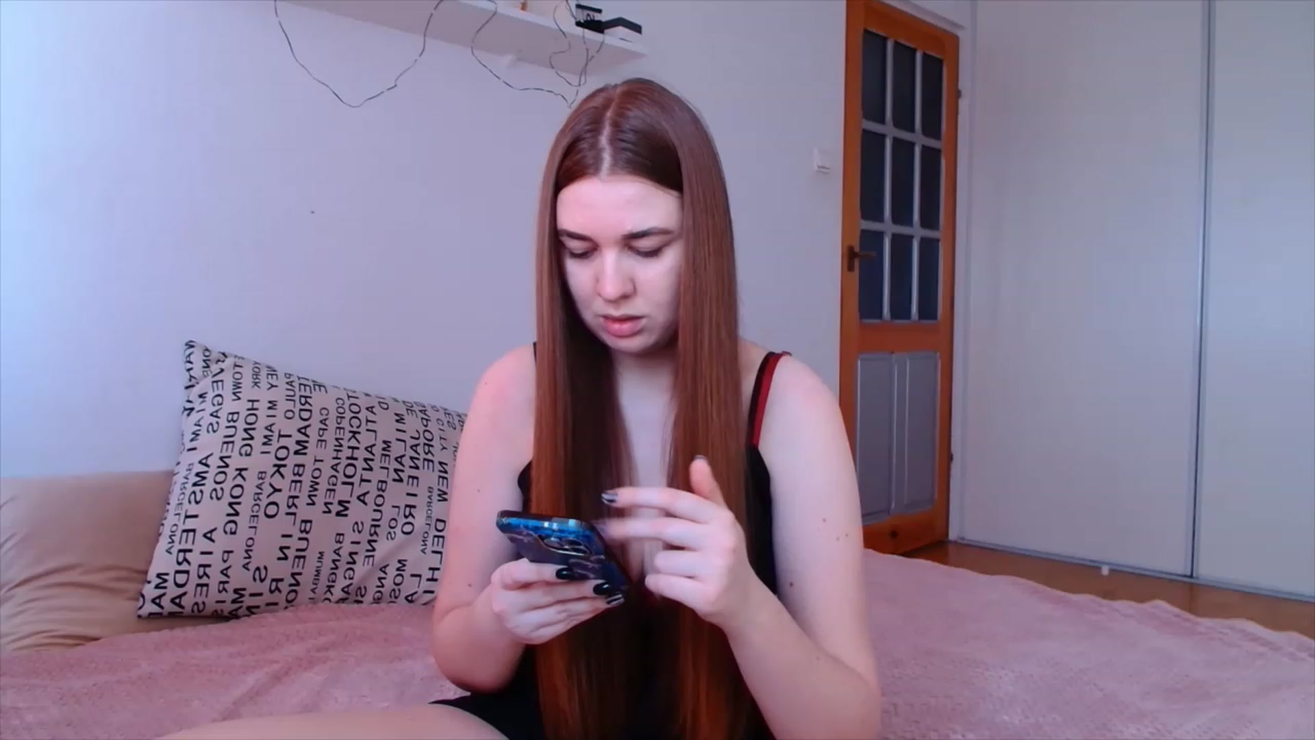 Gallery image thumbnail from IFlowersGirl's myfreecams stream on, 02/19/2023, 11:25 image 3 of 20