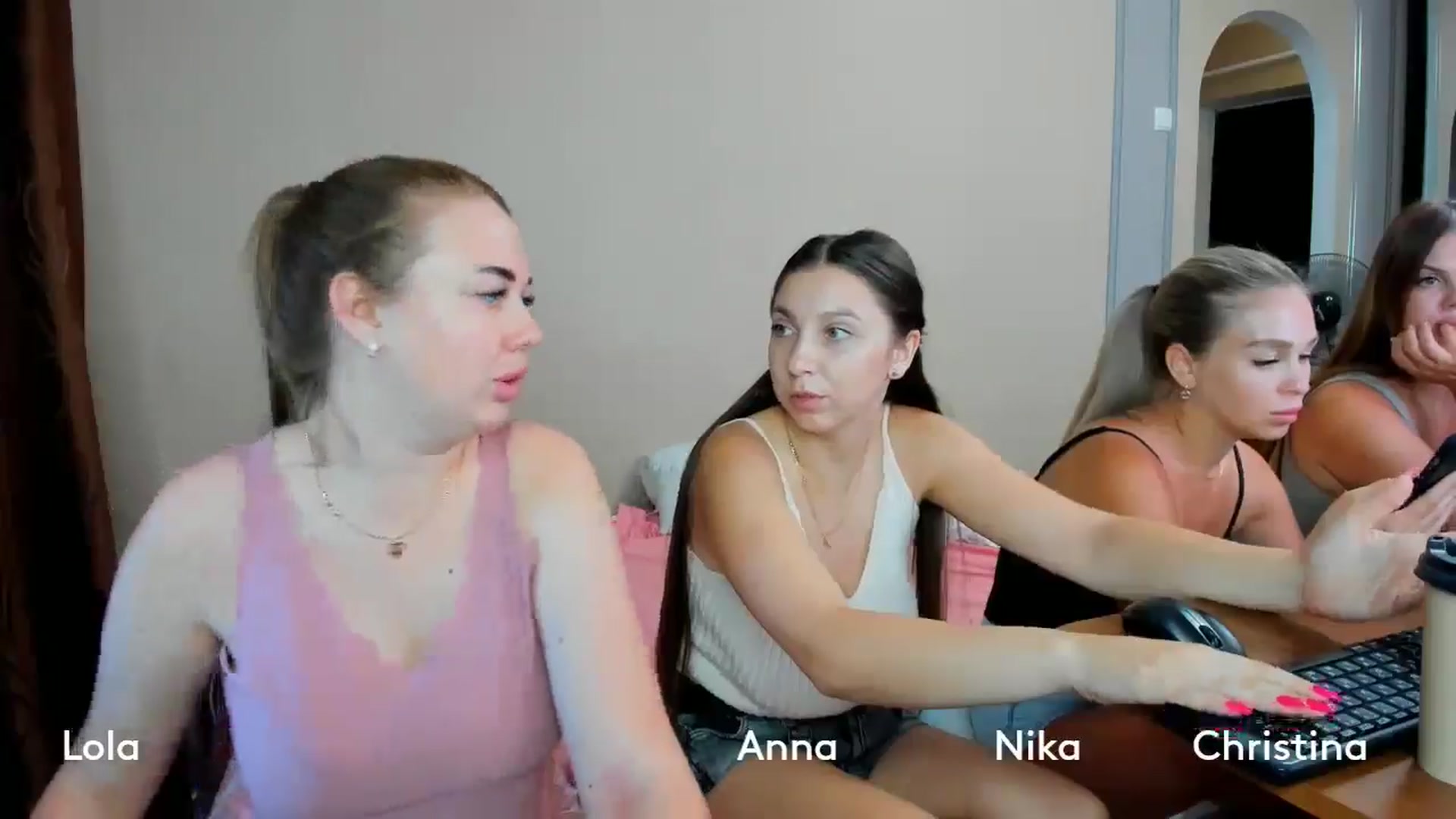 Gallery image thumbnail from IFlowersGirl's myfreecams stream on, 07/08/2024, 08:49 image 11 of 20