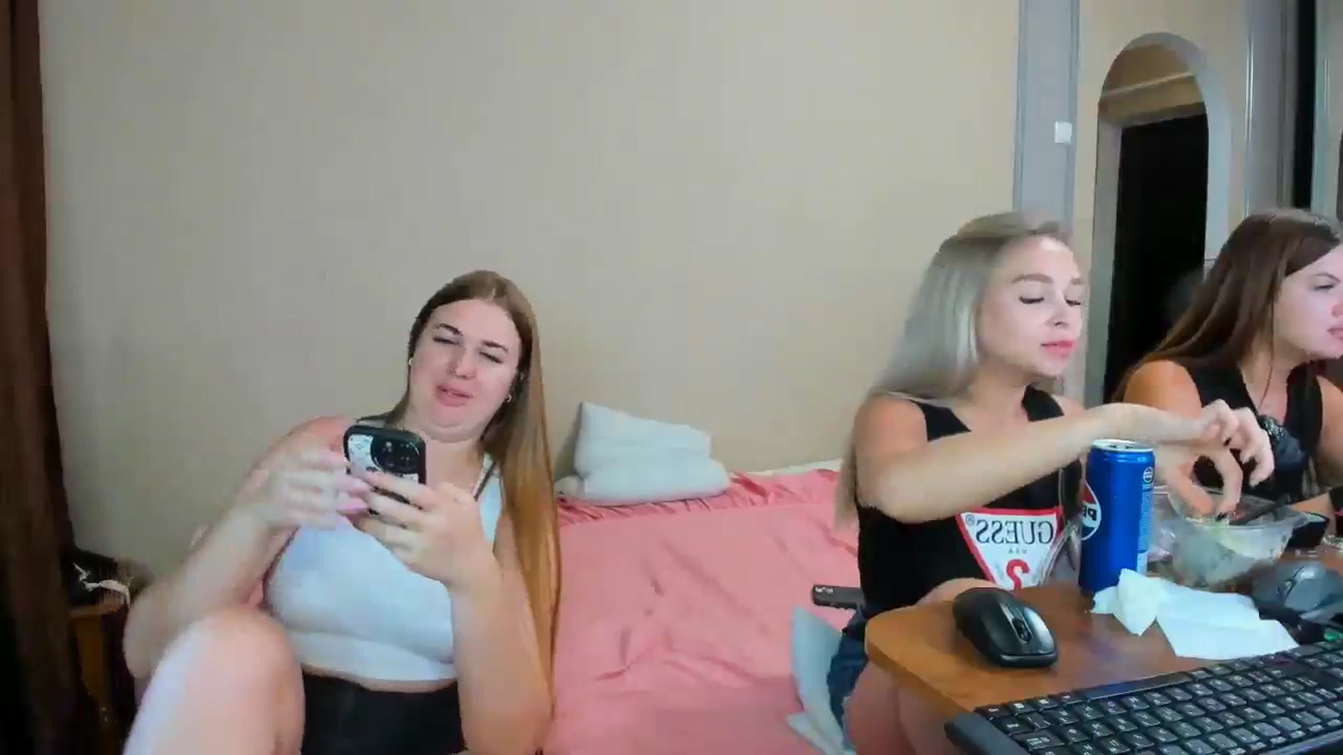 Gallery image thumbnail from IFlowersGirl's myfreecams stream on, 07/10/2024, 08:54 image 11 of 20