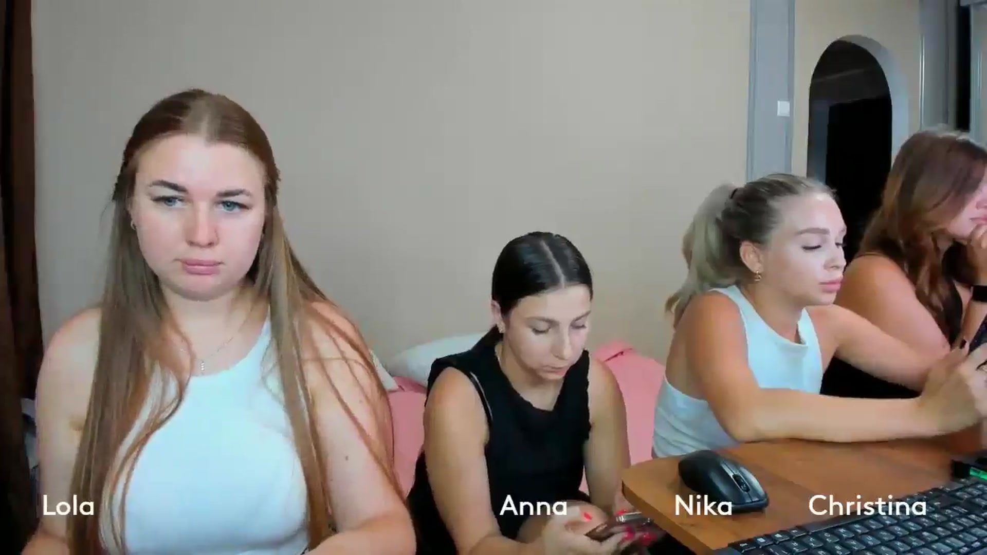 Gallery image thumbnail from IFlowersGirl's myfreecams stream on, 07/13/2024, 10:10 image 8 of 20