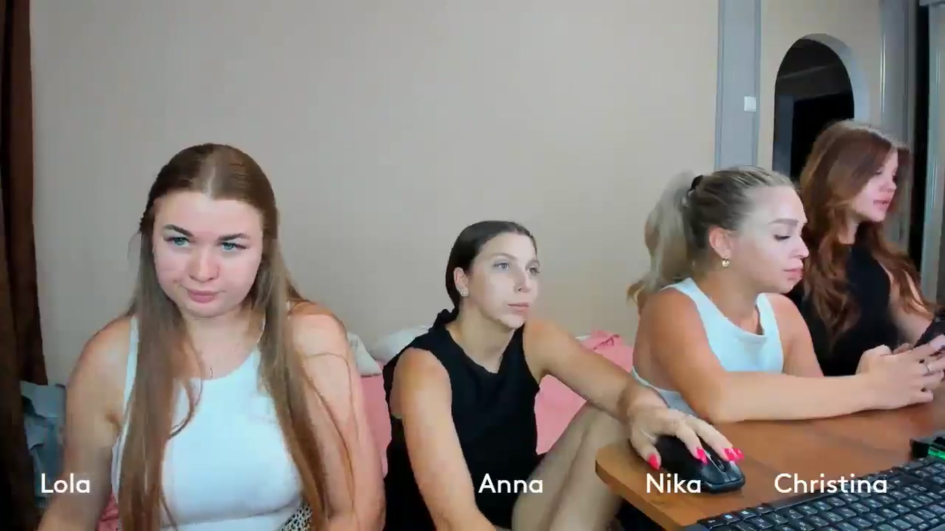 Gallery image thumbnail from IFlowersGirl's myfreecams stream on, 07/13/2024, 10:10 image 9 of 20