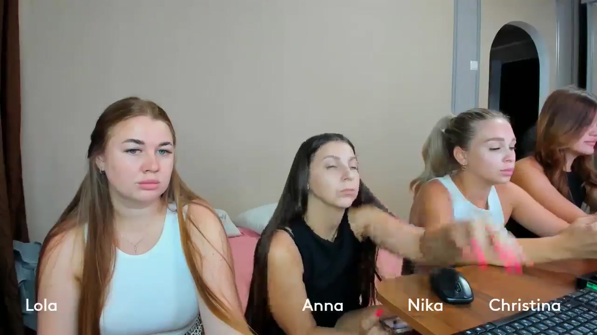 Gallery image thumbnail from IFlowersGirl's myfreecams stream on, 07/13/2024, 10:10 image 4 of 20