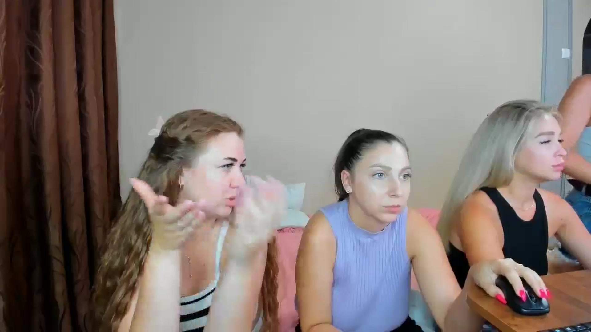 Gallery image thumbnail from IFlowersGirl's myfreecams stream on, 07/14/2024, 10:00 image 20 of 20