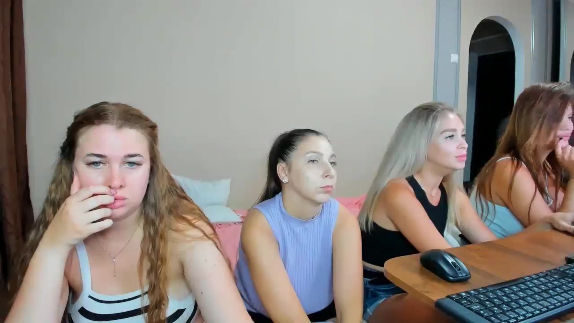 Gallery image thumbnail from IFlowersGirl's myfreecams stream on, 07/14/2024, 10:00 image 7 of 20