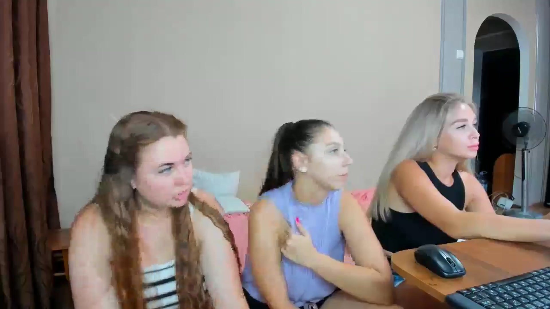 Gallery image thumbnail from IFlowersGirl's myfreecams stream on, 07/14/2024, 10:26 image 2 of 20