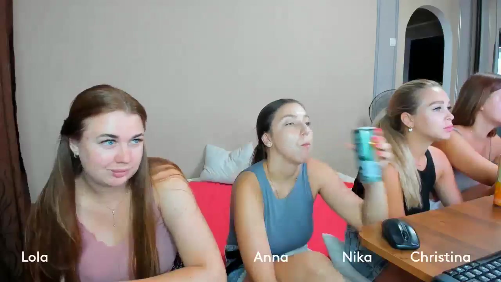 Gallery image thumbnail from IFlowersGirl's myfreecams stream on, 07/17/2024, 11:06 image 2 of 20