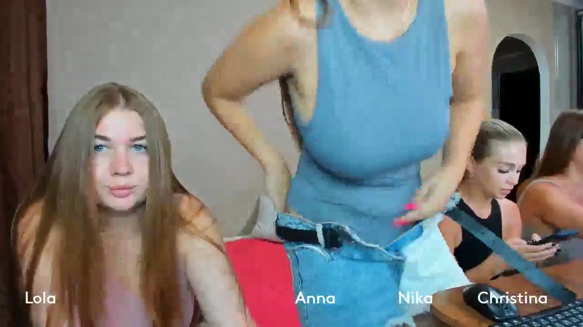 Gallery image thumbnail from IFlowersGirl's myfreecams stream on, 07/17/2024, 11:06 image 10 of 20