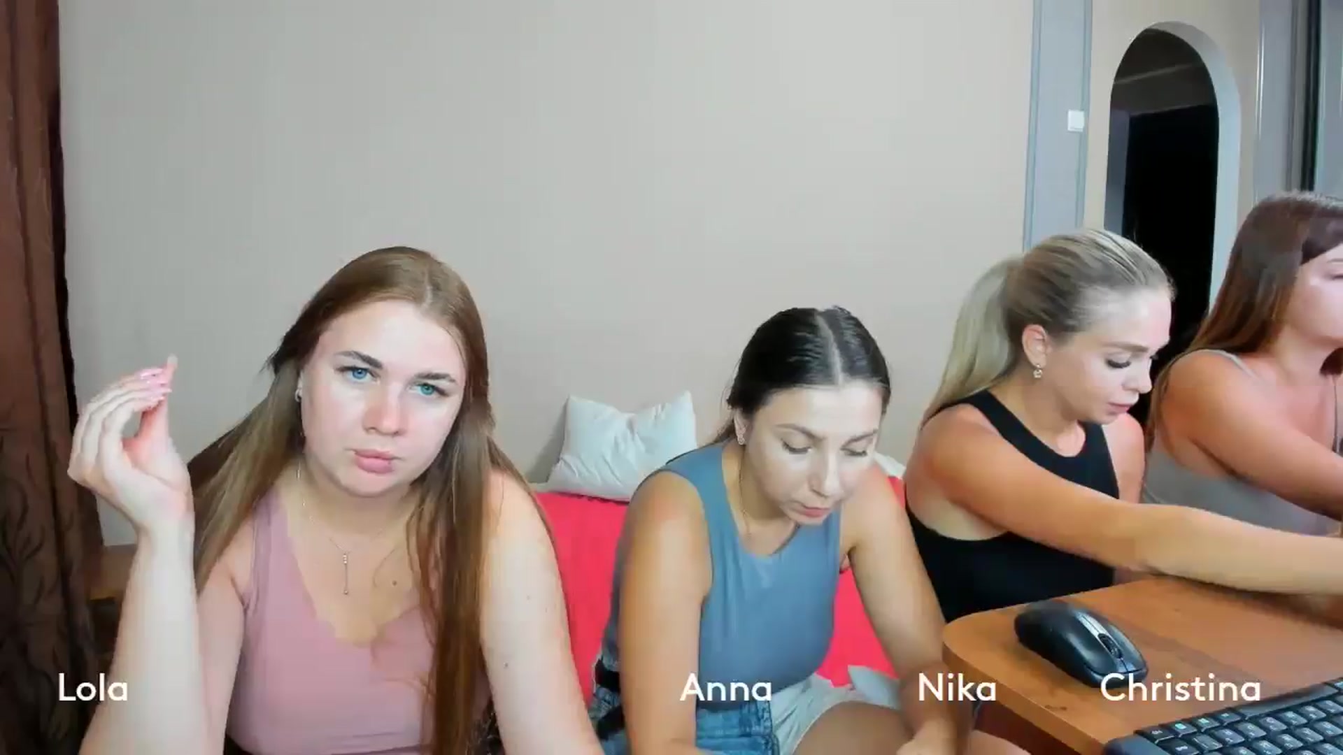 Gallery image thumbnail from IFlowersGirl's myfreecams stream on, 07/17/2024, 11:06 image 5 of 20