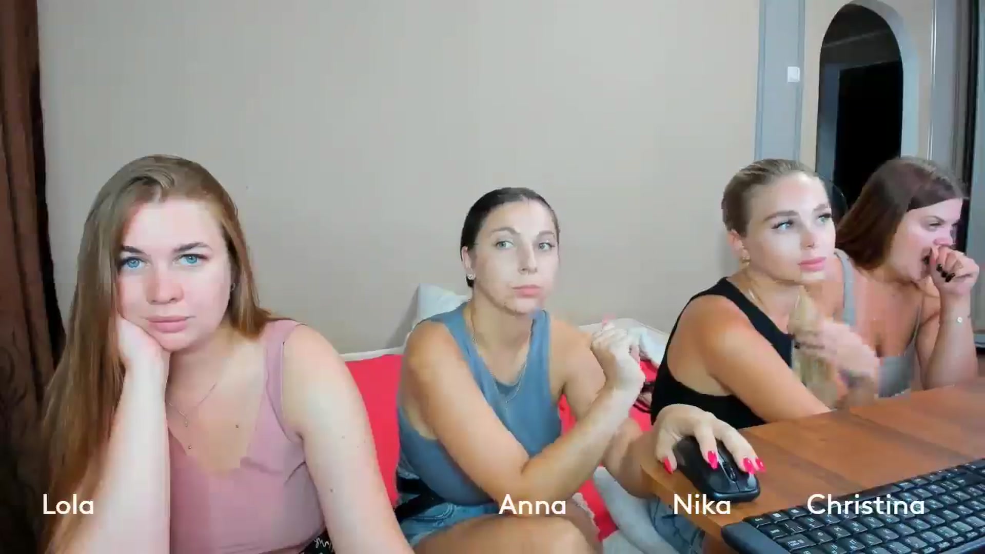 Gallery image thumbnail from IFlowersGirl's myfreecams stream on, 07/17/2024, 11:06 image 18 of 20