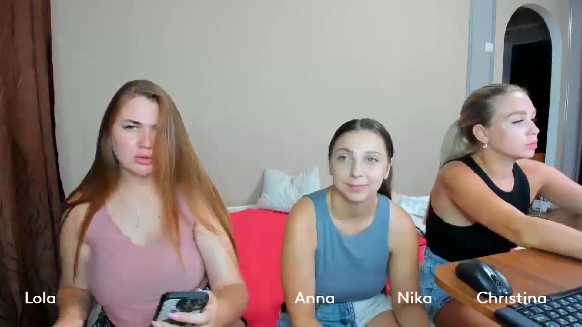 Gallery image thumbnail from IFlowersGirl's myfreecams stream on, 07/17/2024, 11:06 image 13 of 20