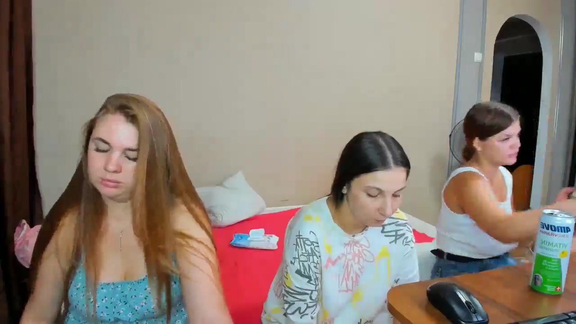 Gallery image thumbnail from IFlowersGirl's myfreecams stream on, 07/18/2024, 10:08 image 10 of 20