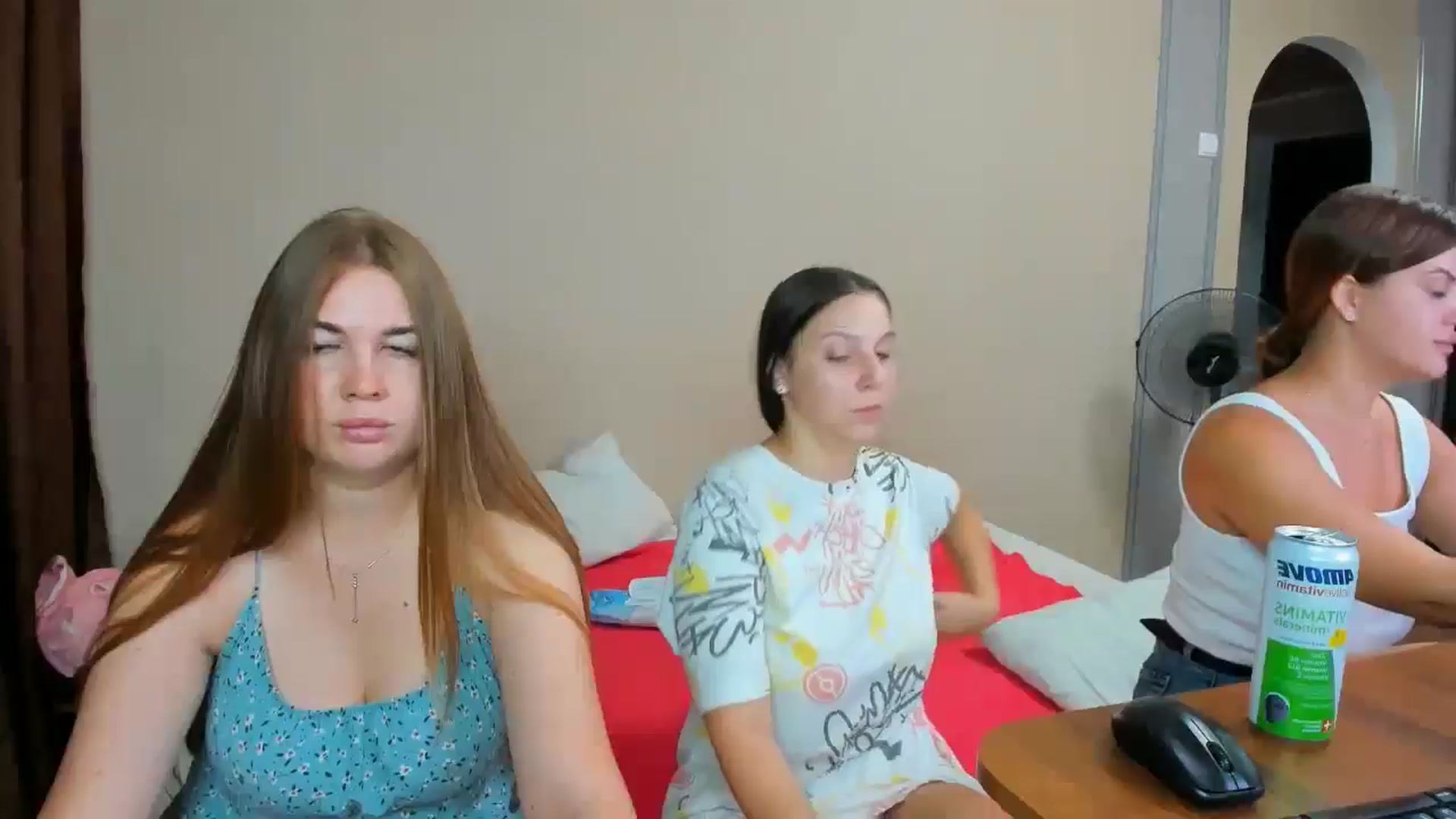 Gallery image thumbnail from IFlowersGirl's myfreecams stream on, 07/18/2024, 10:08 image 6 of 20