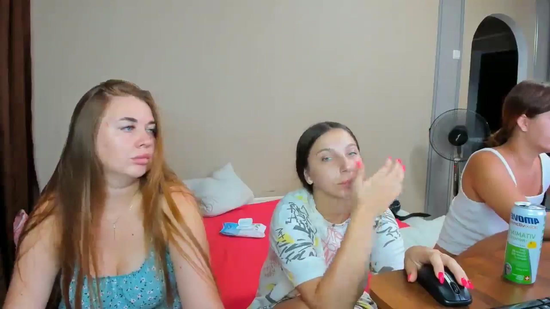 Gallery image thumbnail from IFlowersGirl's myfreecams stream on, 07/18/2024, 10:08 image 12 of 20