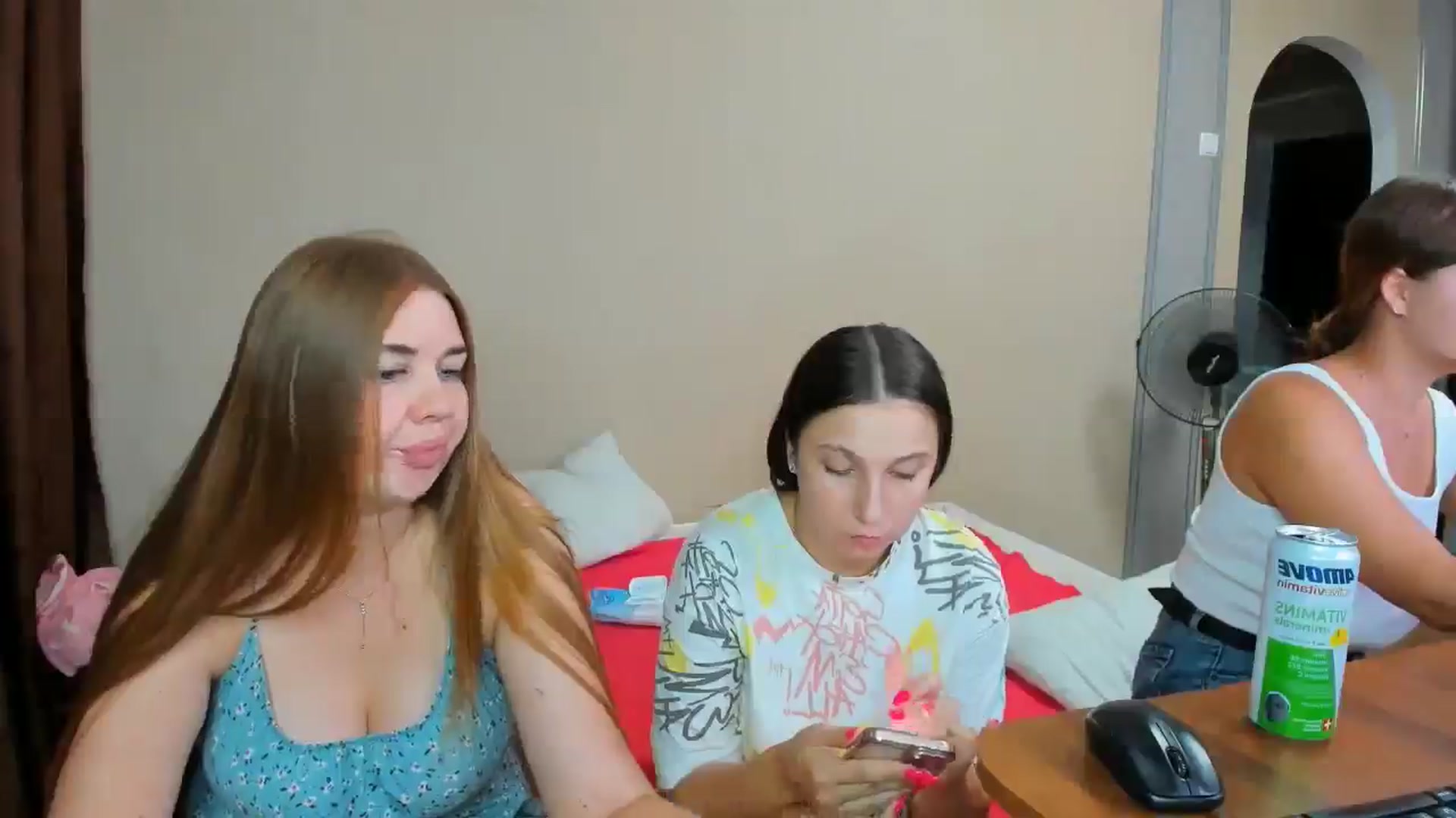 Gallery image thumbnail from IFlowersGirl's myfreecams stream on, 07/18/2024, 10:08 image 2 of 20