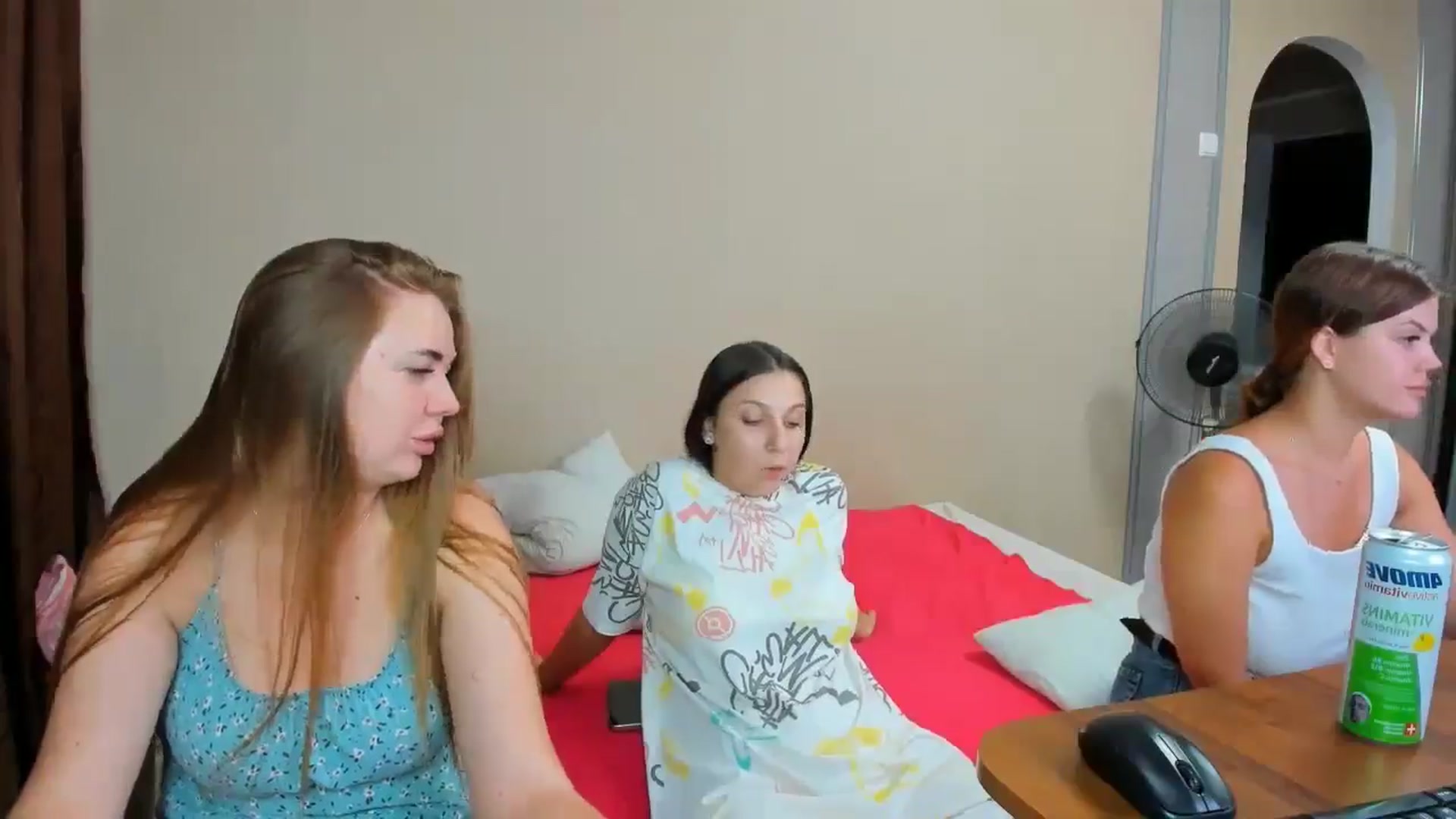 Gallery image thumbnail from IFlowersGirl's myfreecams stream on, 07/18/2024, 10:08 image 9 of 20