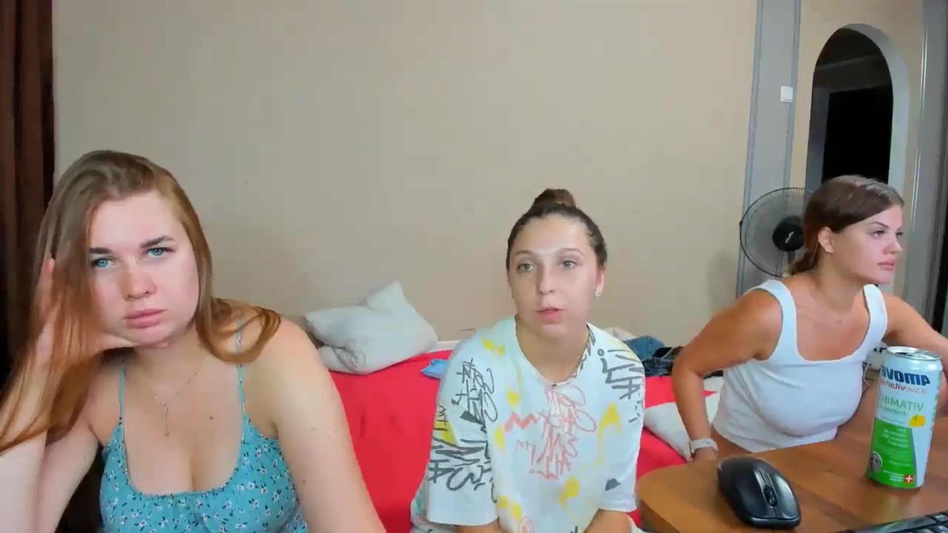 Gallery image thumbnail from IFlowersGirl's myfreecams stream on, 07/18/2024, 10:08 image 18 of 20