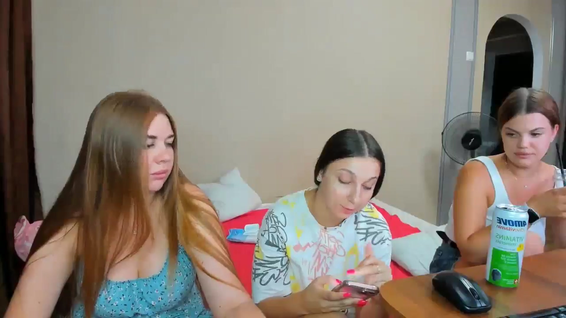 Gallery image thumbnail from IFlowersGirl's myfreecams stream on, 07/18/2024, 10:08 image 3 of 20