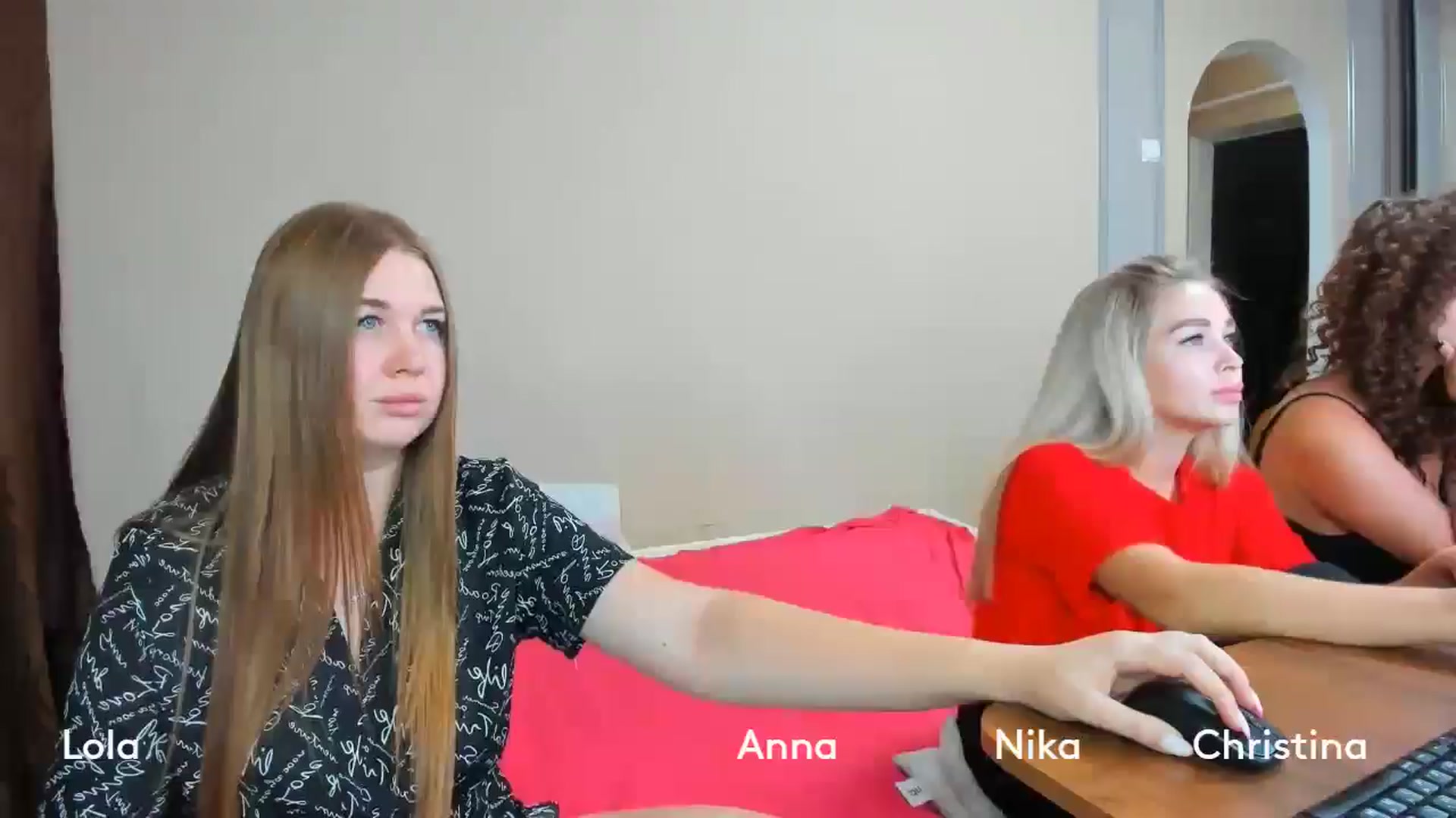 Gallery image thumbnail from IFlowersGirl's myfreecams stream on, 07/27/2024, 09:22 image 6 of 20