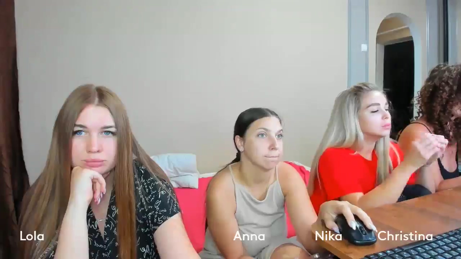 Gallery image thumbnail from IFlowersGirl's myfreecams stream on, 07/27/2024, 09:22 image 14 of 20