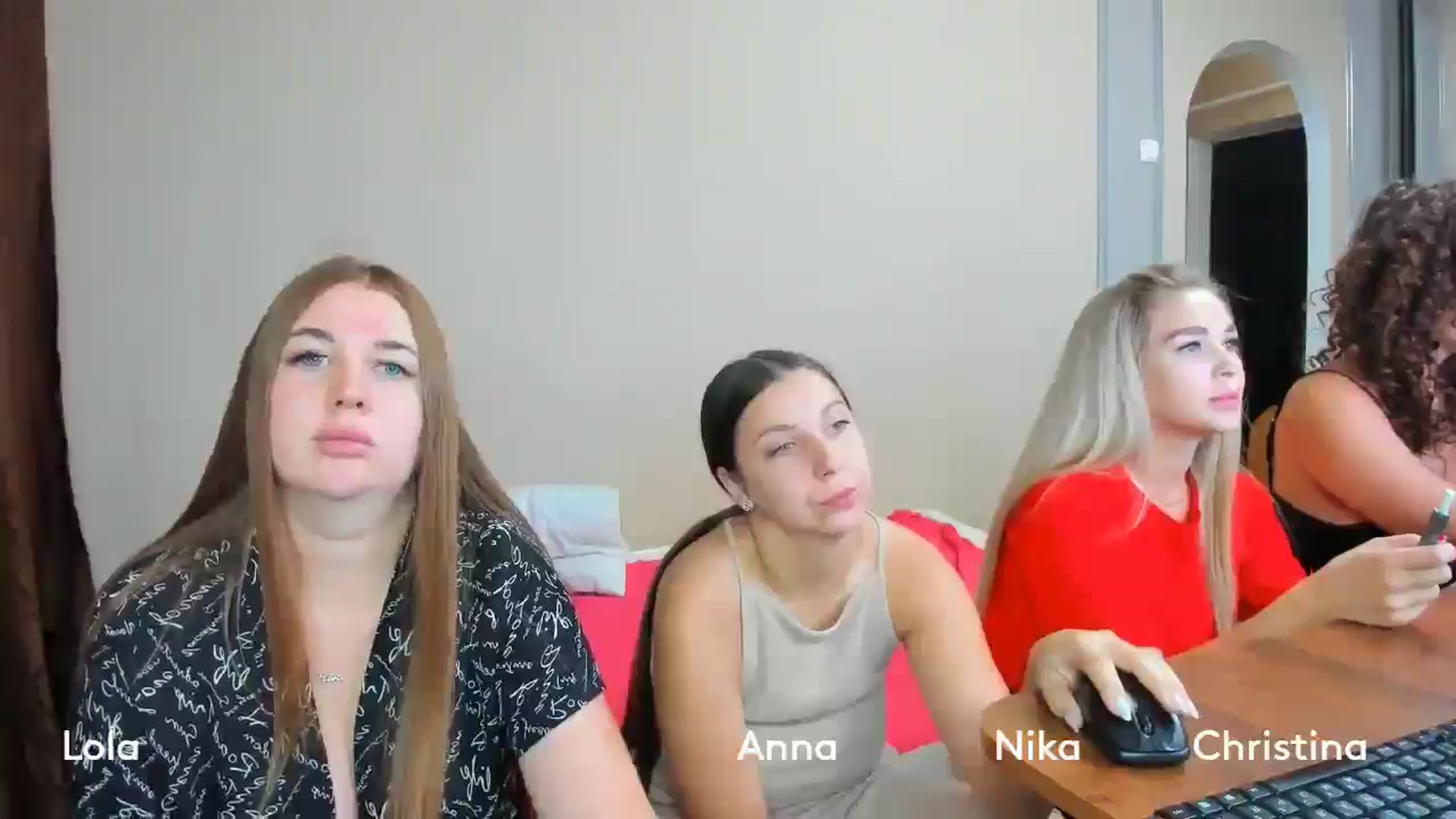 Gallery image thumbnail from IFlowersGirl's myfreecams stream on, 07/27/2024, 09:22 image 12 of 20