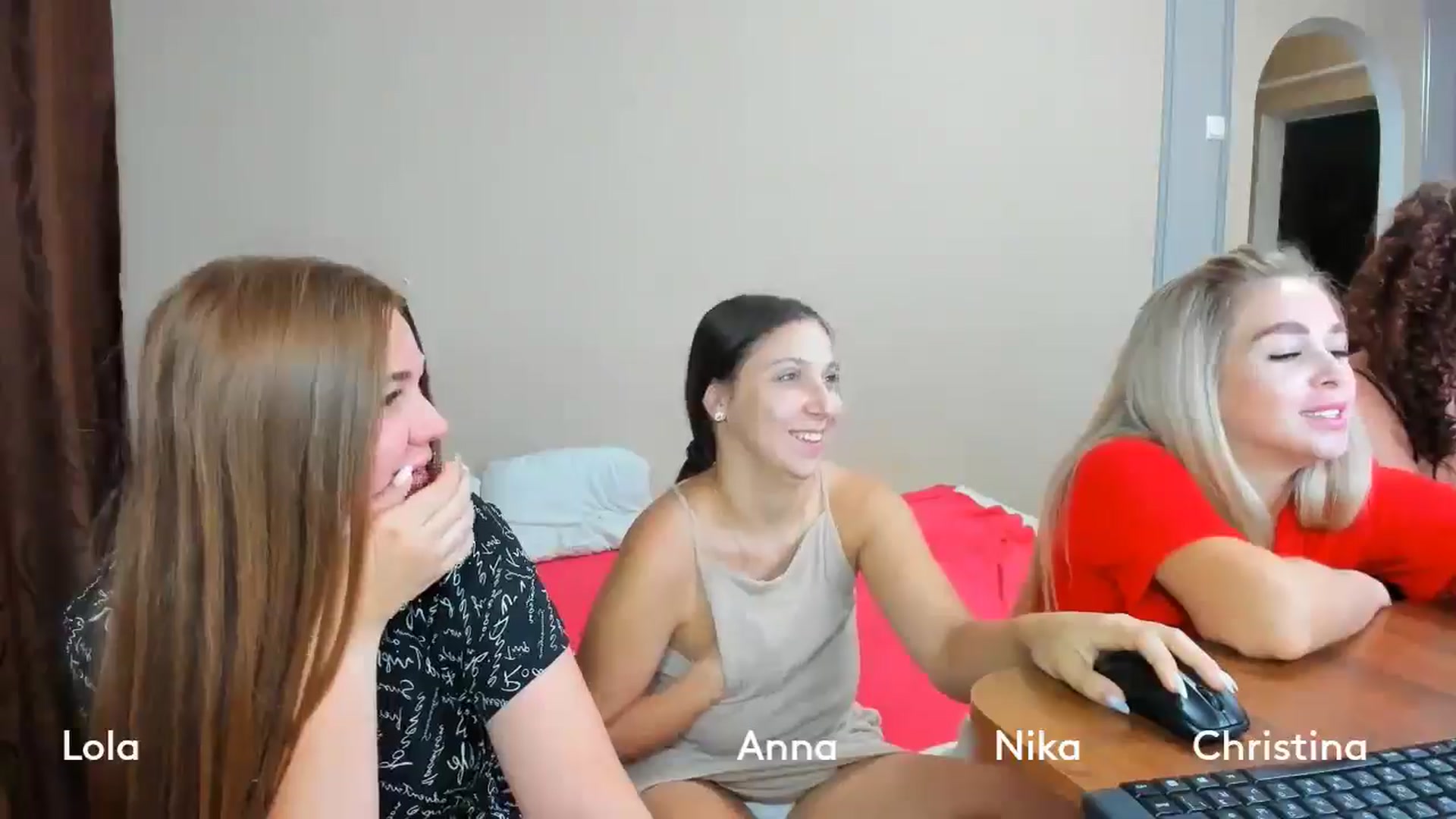 Gallery image thumbnail from IFlowersGirl's myfreecams stream on, 07/27/2024, 10:25 image 15 of 20