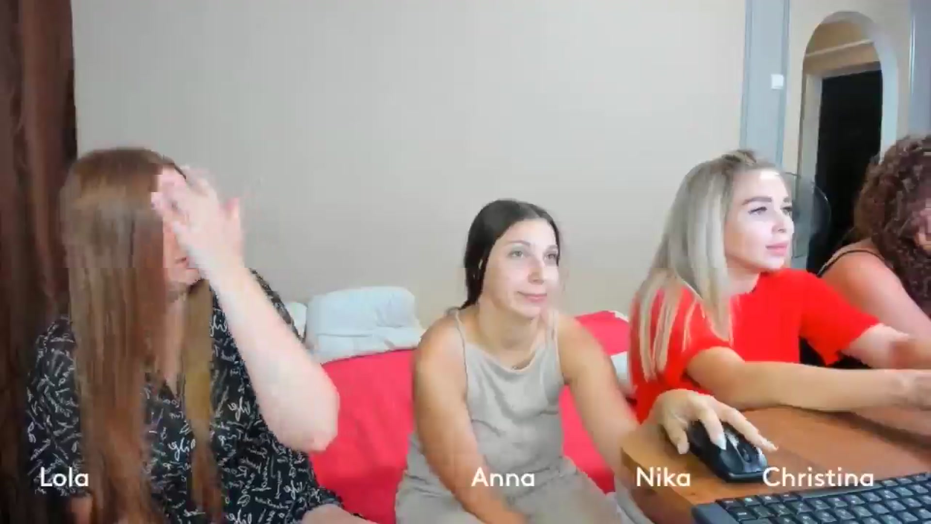Gallery image thumbnail from IFlowersGirl's myfreecams stream on, 07/27/2024, 10:25 image 19 of 20