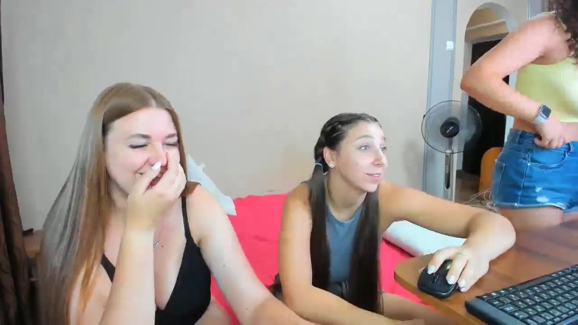 Gallery image thumbnail from IFlowersGirl's myfreecams stream on, 07/28/2024, 08:05 image 9 of 20