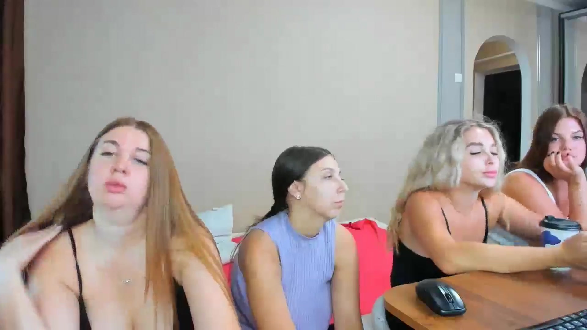 Gallery image thumbnail from IFlowersGirl's myfreecams stream on, 07/29/2024, 08:30 image 19 of 20