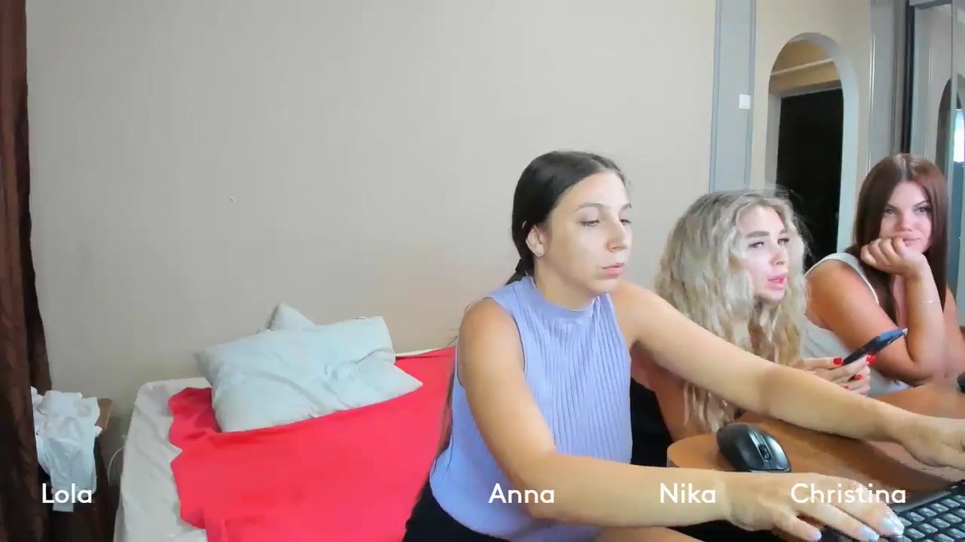 Gallery image thumbnail from IFlowersGirl's myfreecams stream on, 07/29/2024, 09:23 image 9 of 20