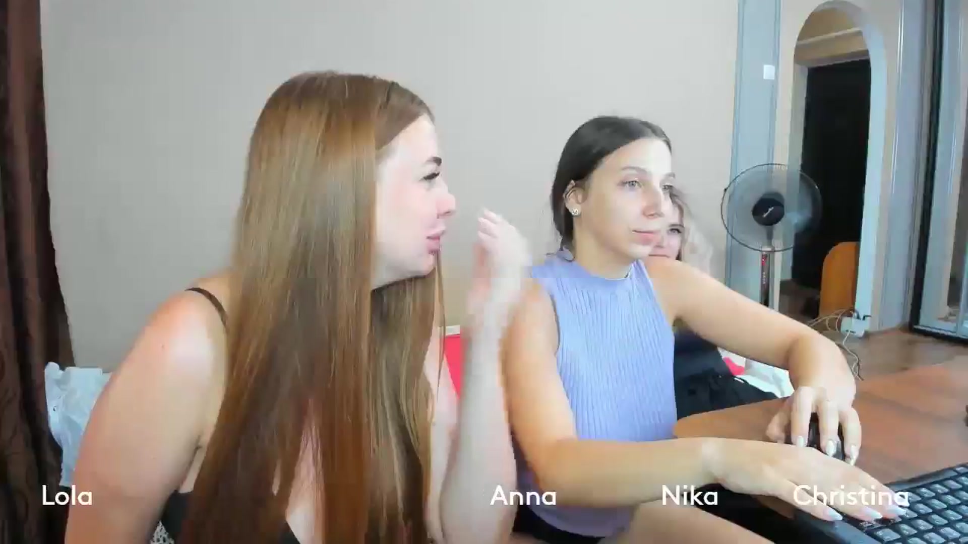 Gallery image thumbnail from IFlowersGirl's myfreecams stream on, 07/29/2024, 11:26 image 18 of 20