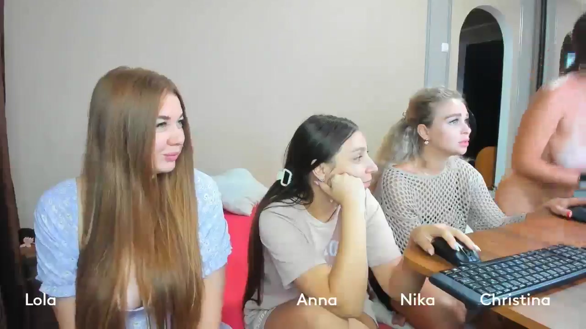 Gallery image thumbnail from IFlowersGirl's myfreecams stream on, 07/30/2024, 07:58 image 3 of 20