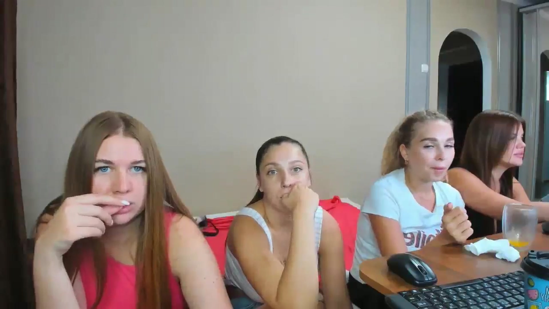 Gallery image thumbnail from IFlowersGirl's myfreecams stream on, 07/31/2024, 09:37 image 16 of 20