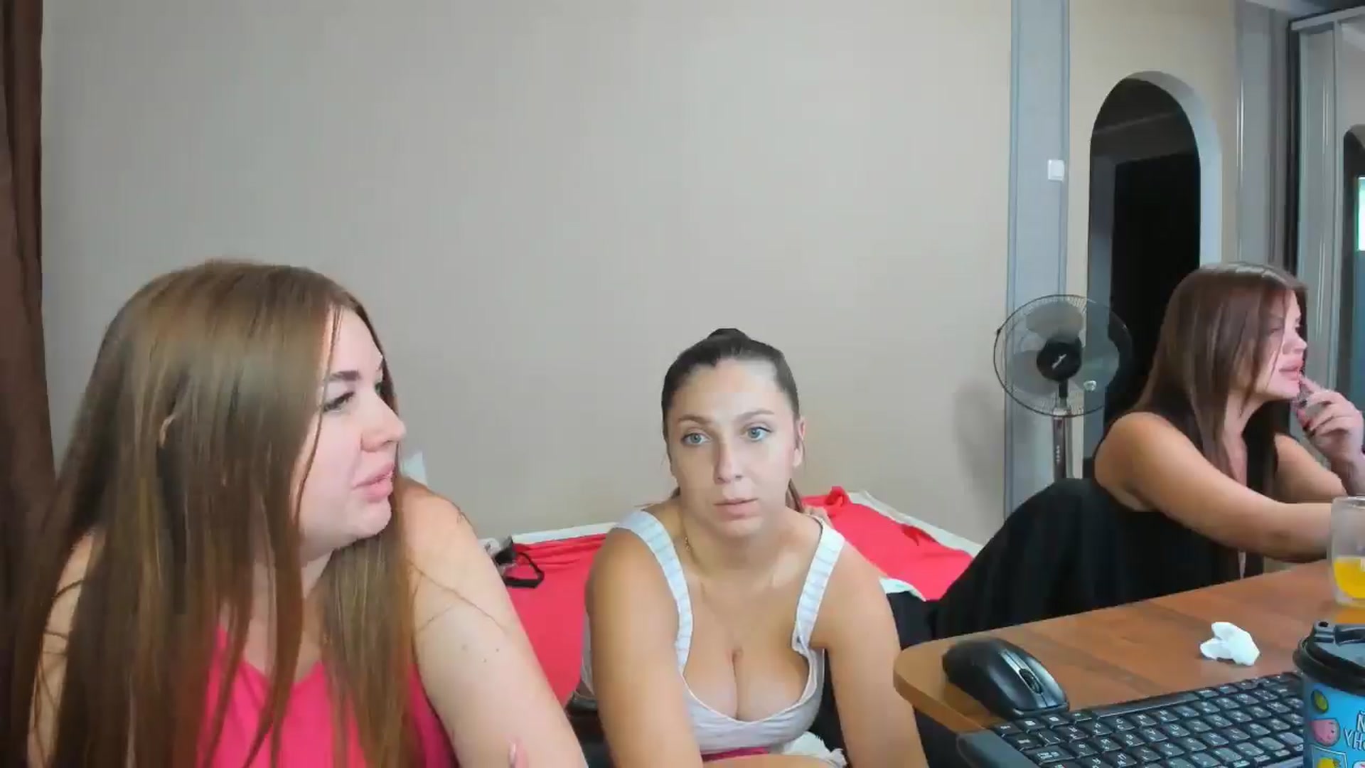 Gallery image thumbnail from IFlowersGirl's myfreecams stream on, 07/31/2024, 09:37 image 18 of 20