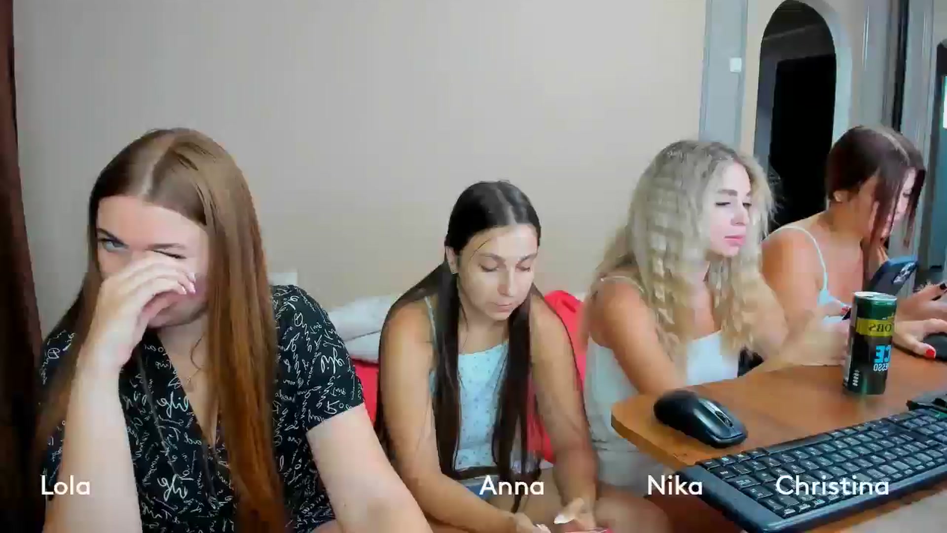 Gallery image thumbnail from IFlowersGirl's myfreecams stream on, 08/01/2024, 09:38 image 12 of 20