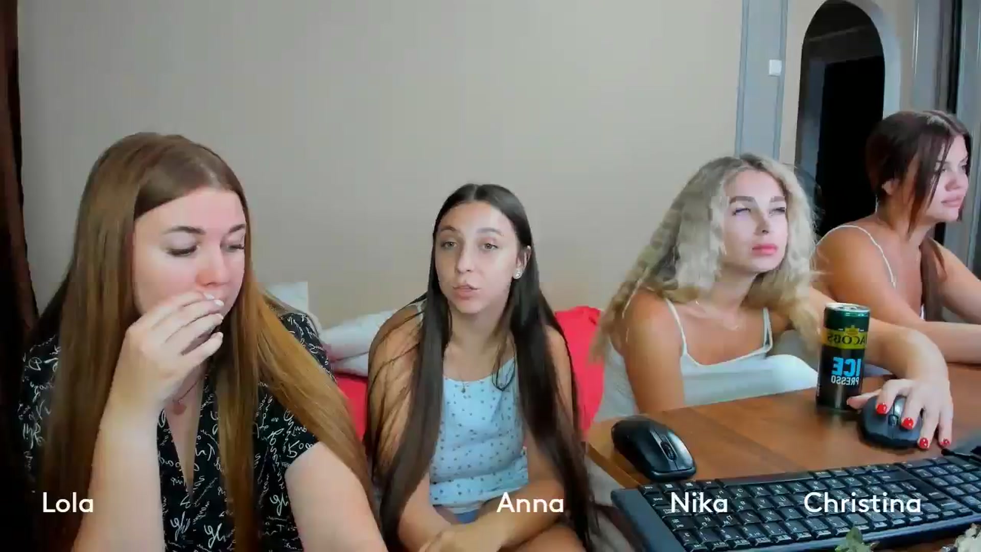 Gallery image thumbnail from IFlowersGirl's myfreecams stream on, 08/01/2024, 10:00 image 12 of 20