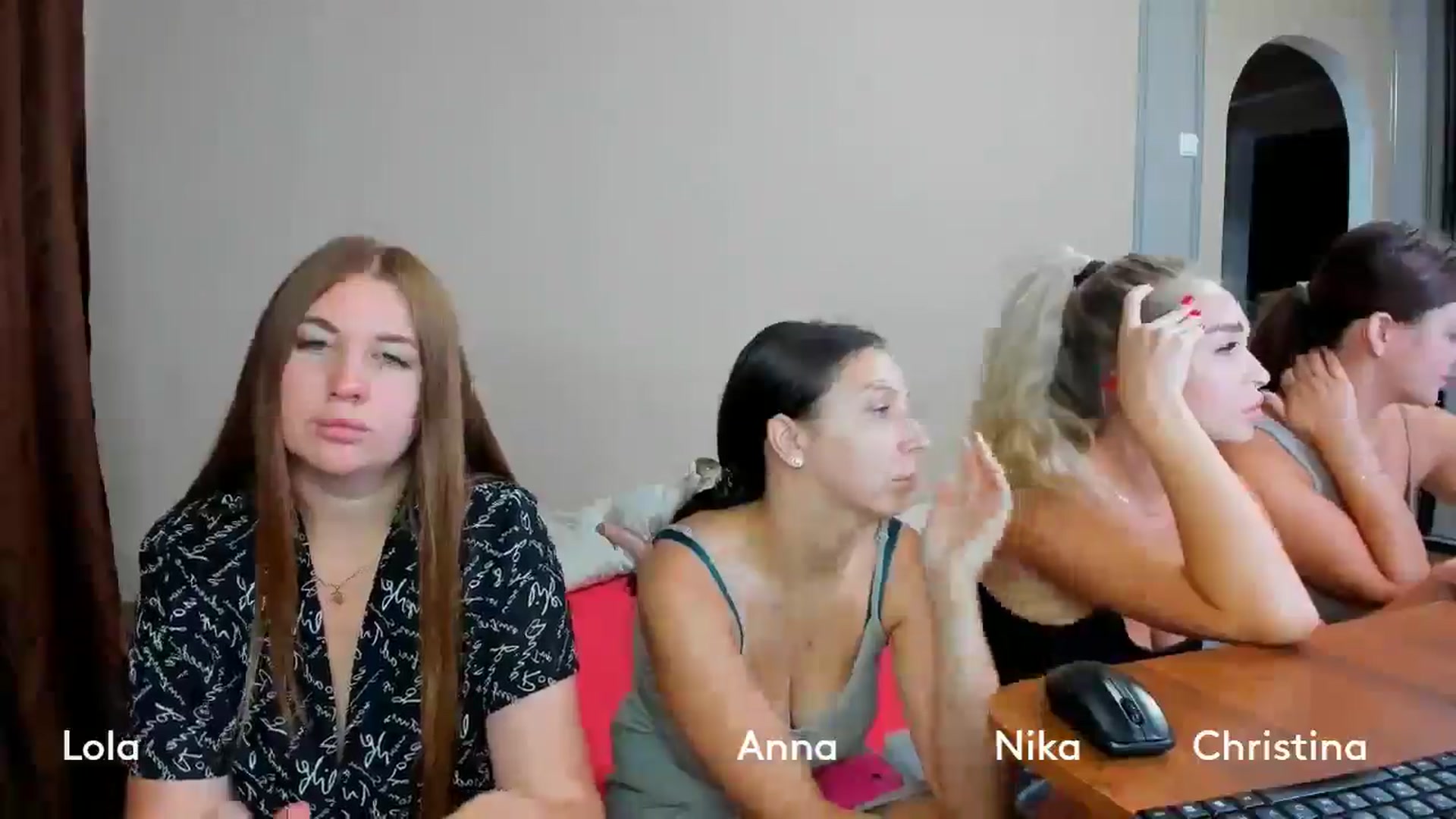 Gallery image thumbnail from IFlowersGirl's myfreecams stream on, 08/02/2024, 08:47 image 2 of 20