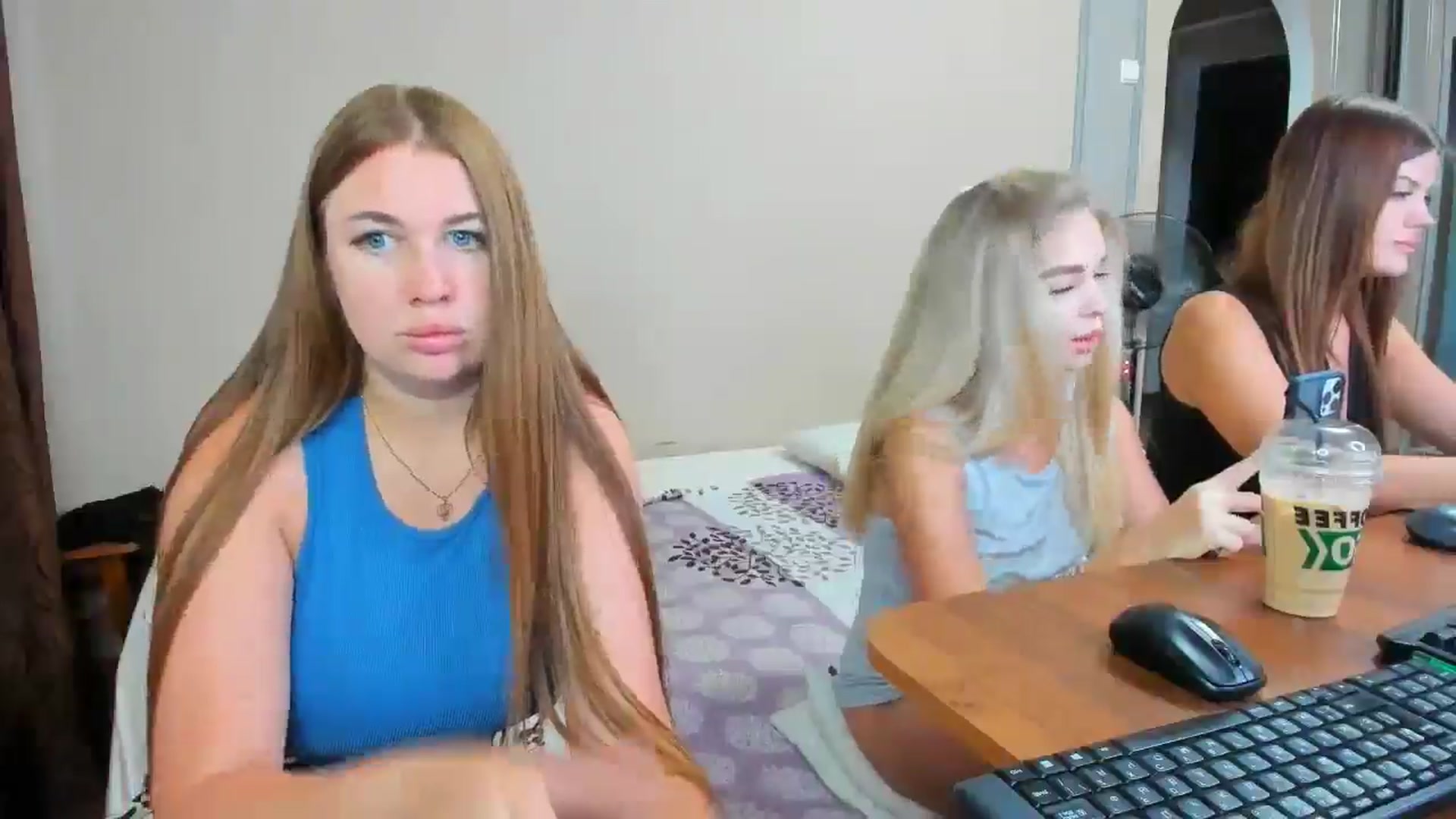 Gallery image thumbnail from IFlowersGirl's myfreecams stream on, 08/06/2024, 11:10 image 12 of 20