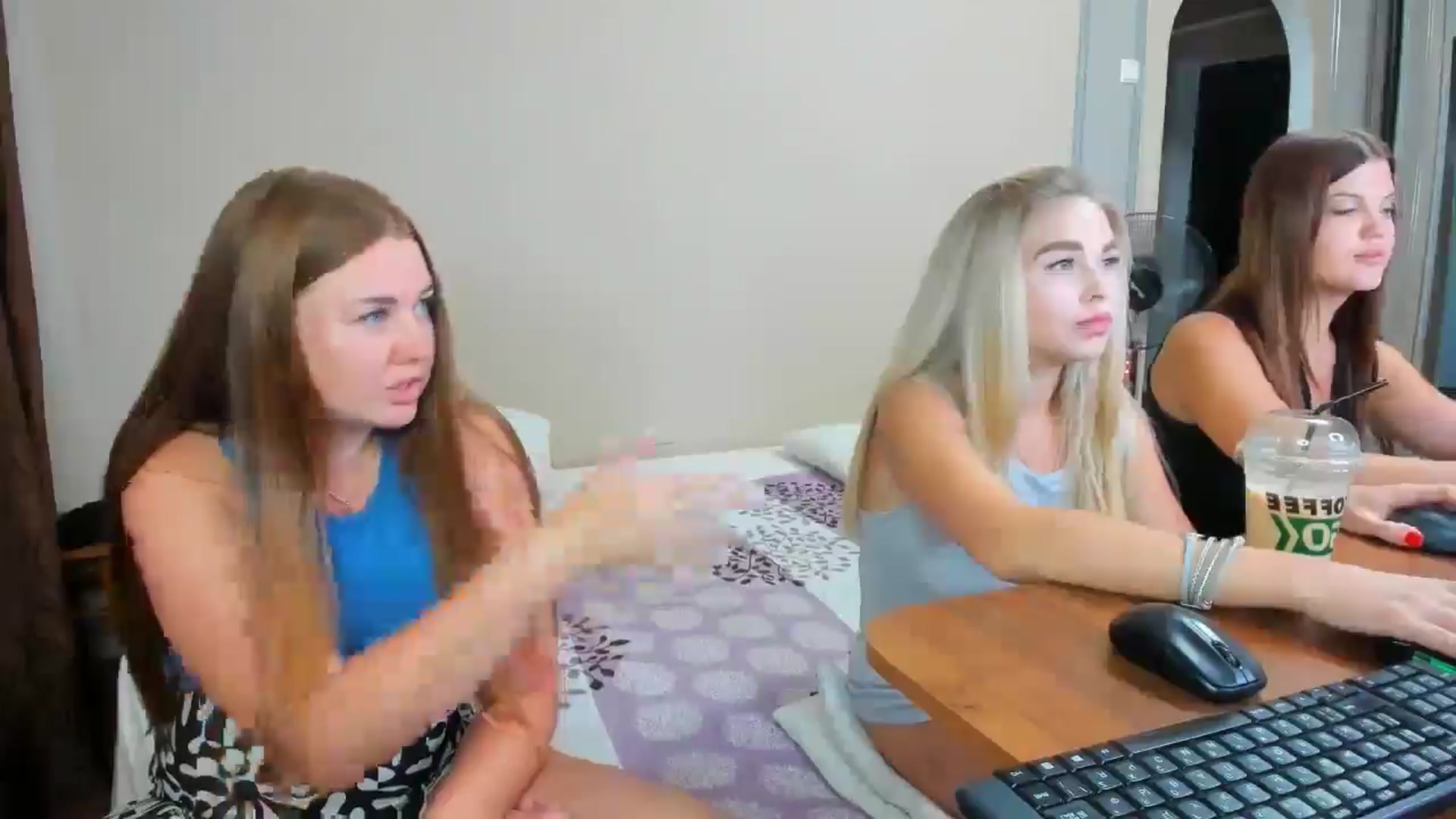 Gallery image thumbnail from IFlowersGirl's myfreecams stream on, 08/06/2024, 11:10 image 16 of 20