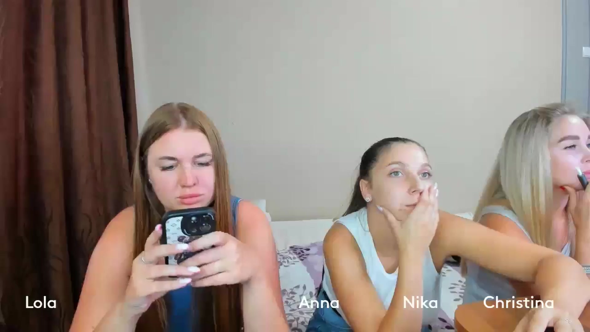 Gallery image thumbnail from IFlowersGirl's myfreecams stream on, 08/06/2024, 12:40 image 16 of 20