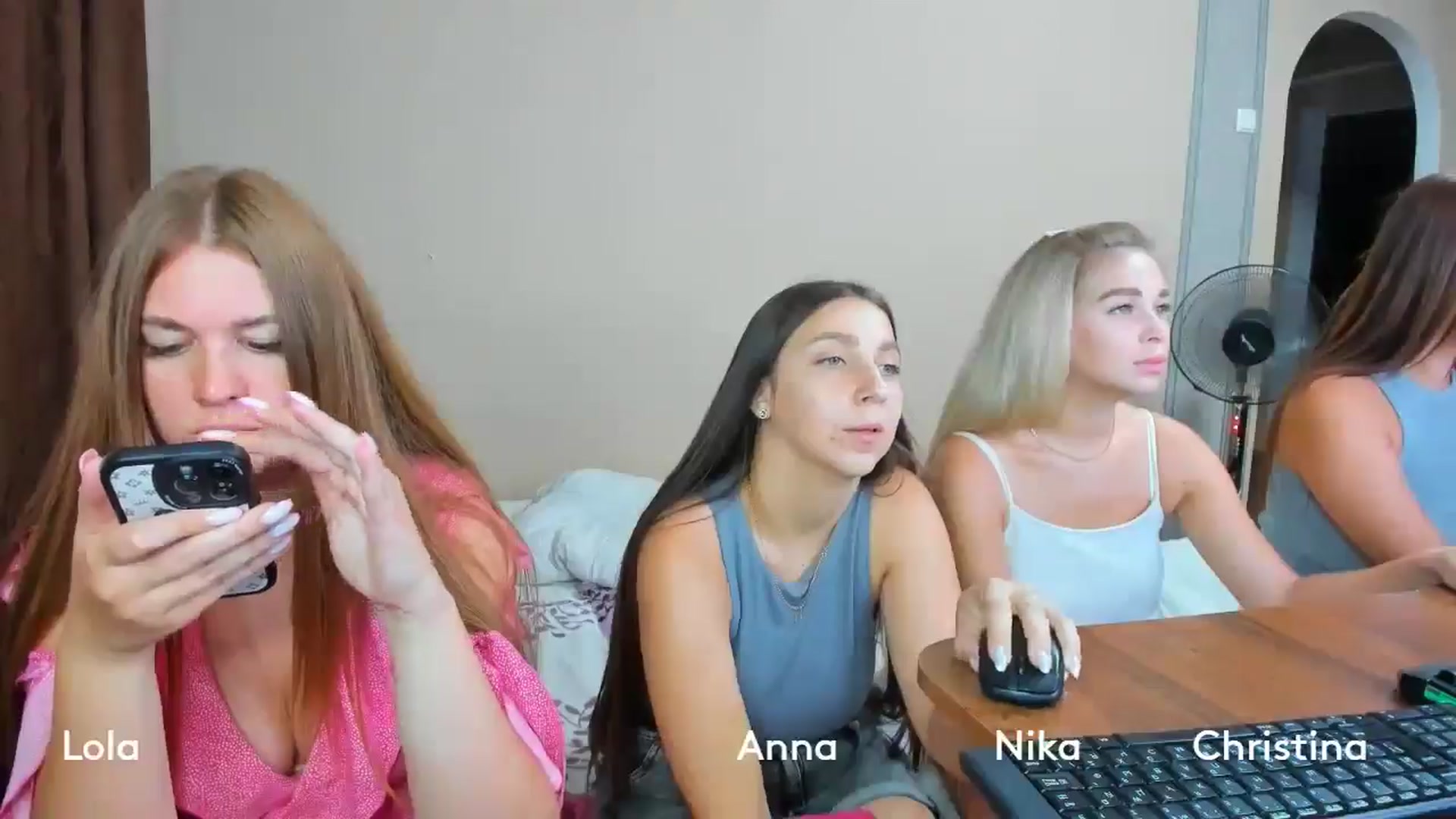 Gallery image thumbnail from IFlowersGirl's myfreecams stream on, 08/07/2024, 07:05 image 15 of 20