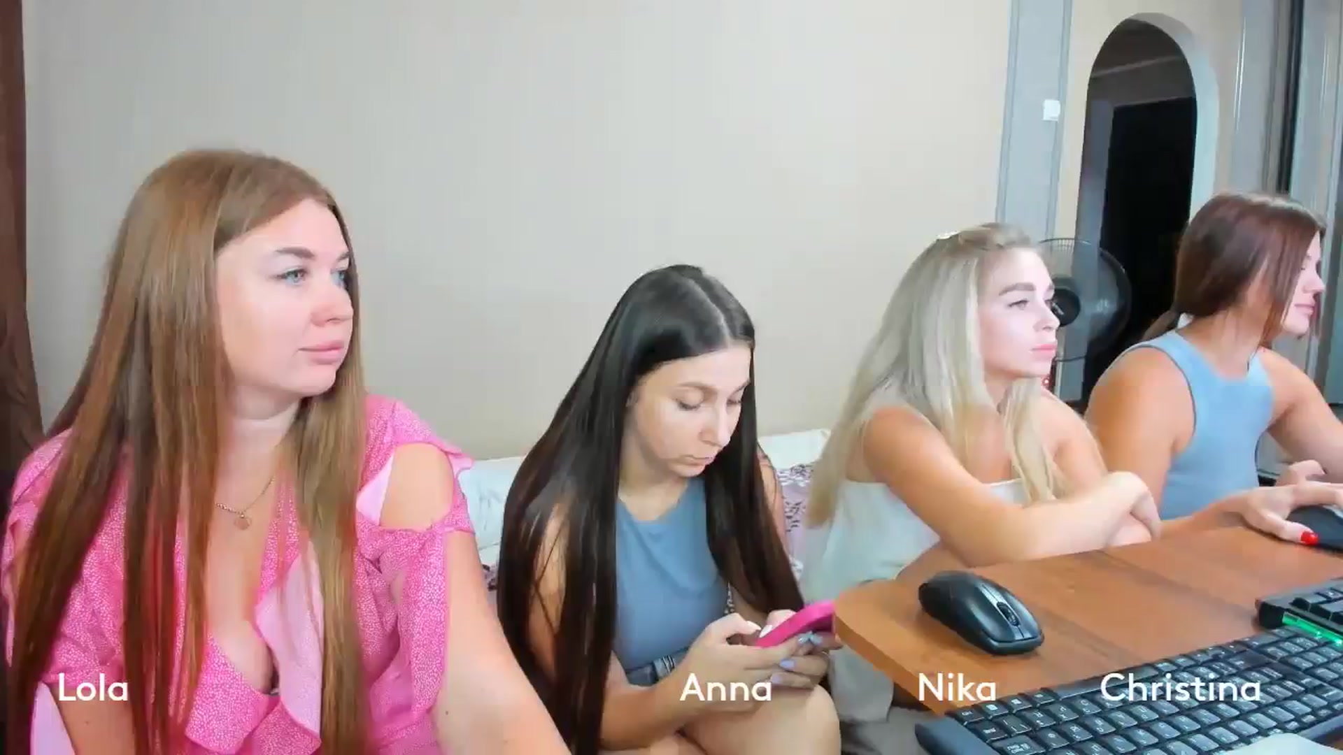 Gallery image thumbnail from IFlowersGirl's myfreecams stream on, 08/07/2024, 08:11 image 8 of 20