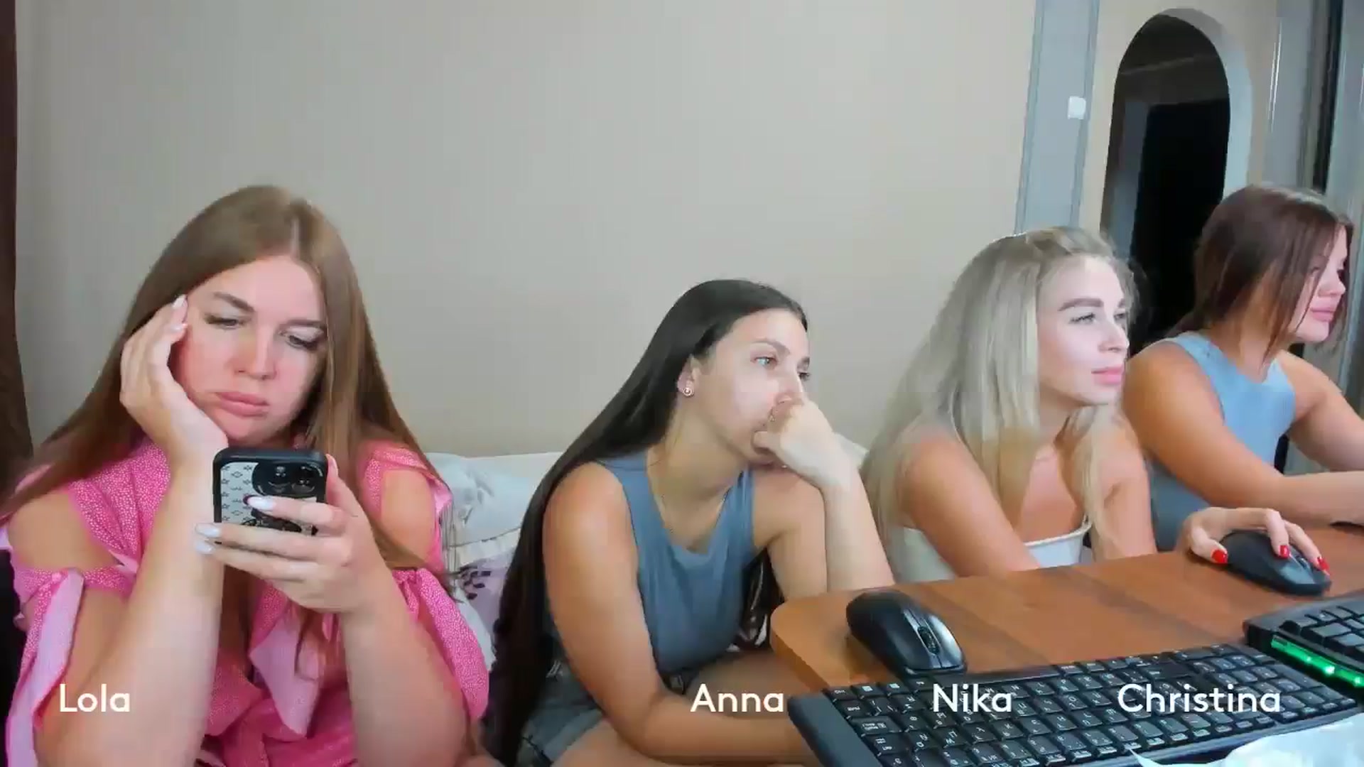 Gallery image thumbnail from IFlowersGirl's myfreecams stream on, 08/07/2024, 09:57 image 14 of 20