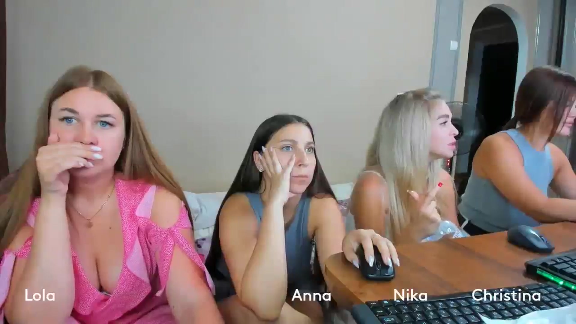 Gallery image thumbnail from IFlowersGirl's myfreecams stream on, 08/07/2024, 09:57 image 8 of 20
