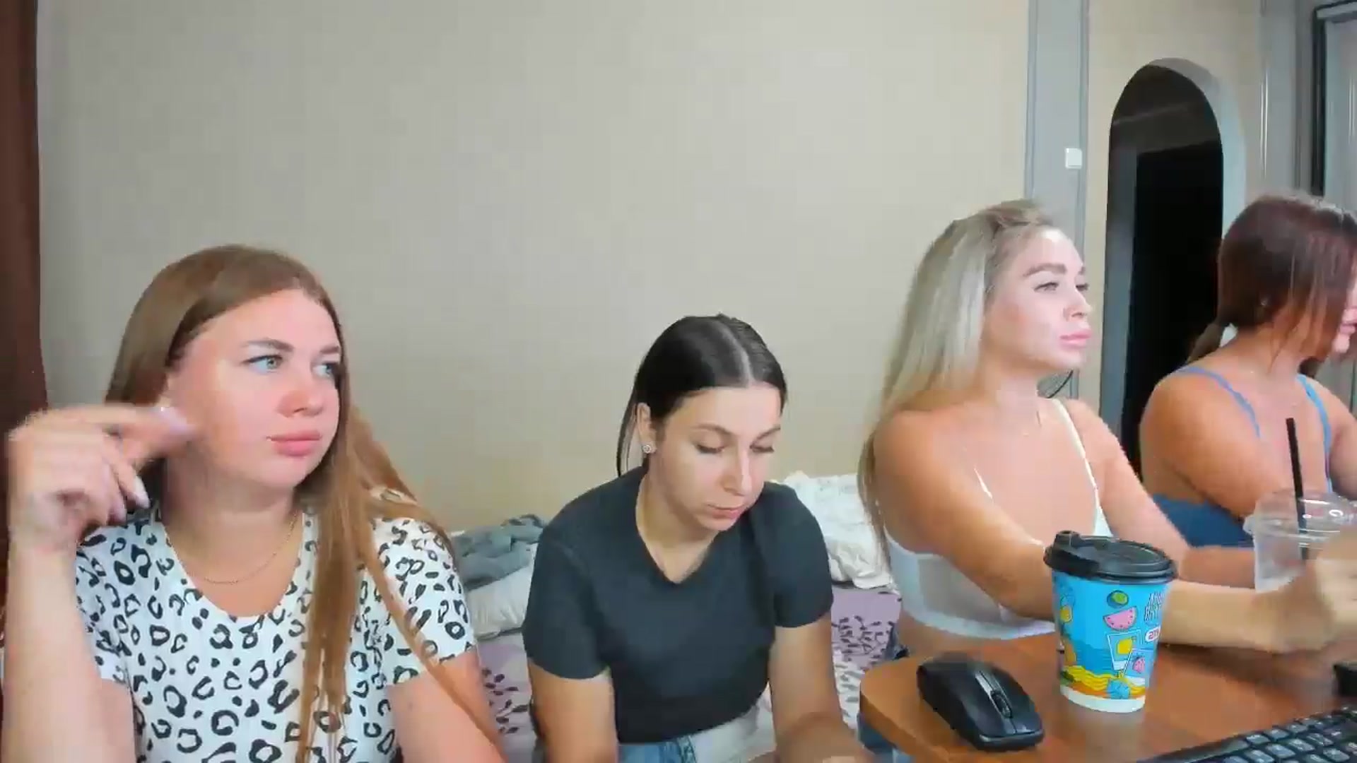 Gallery image thumbnail from IFlowersGirl's myfreecams stream on, 08/08/2024, 07:06 image 5 of 20