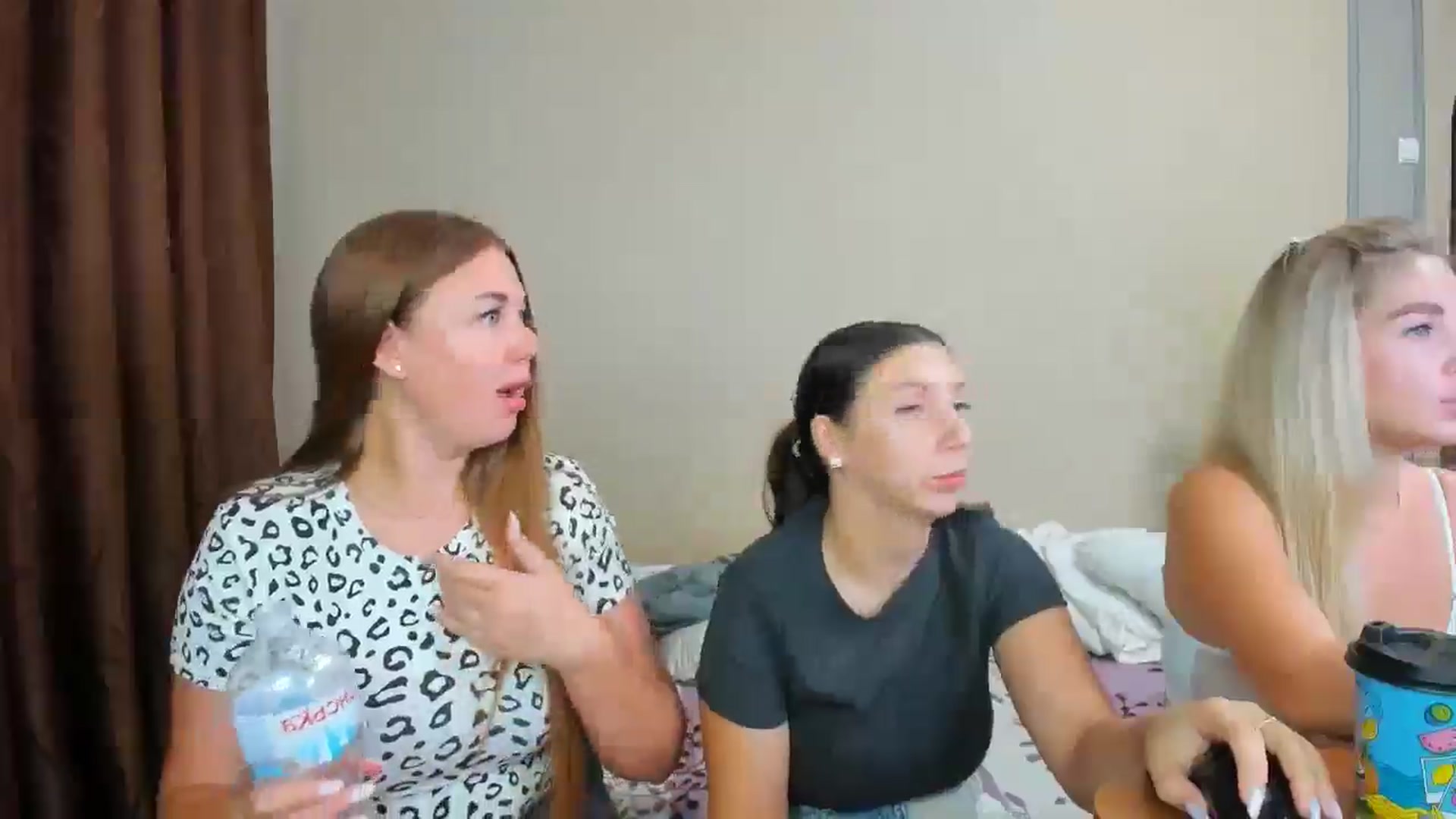 Gallery image thumbnail from IFlowersGirl's myfreecams stream on, 08/08/2024, 07:06 image 8 of 20