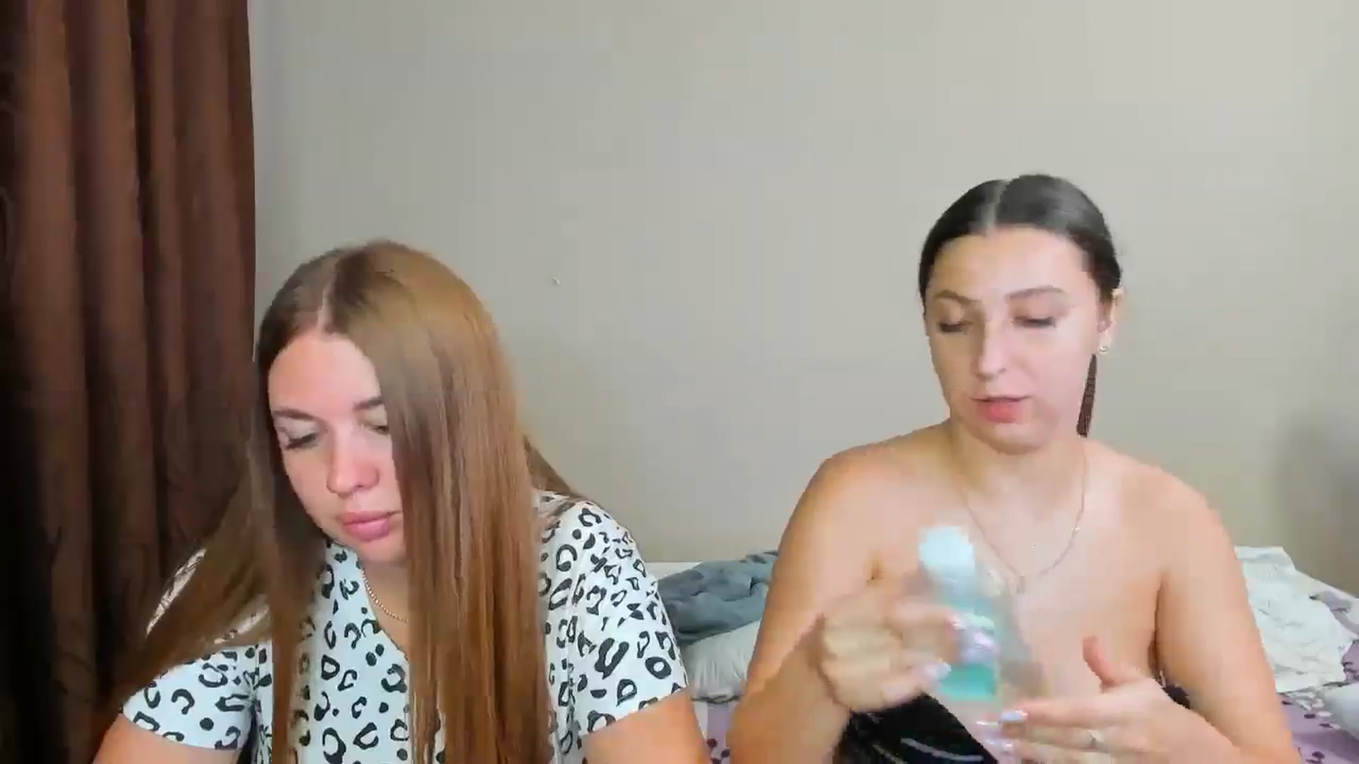 Gallery image thumbnail from IFlowersGirl's myfreecams stream on, 08/08/2024, 07:06 image 12 of 20